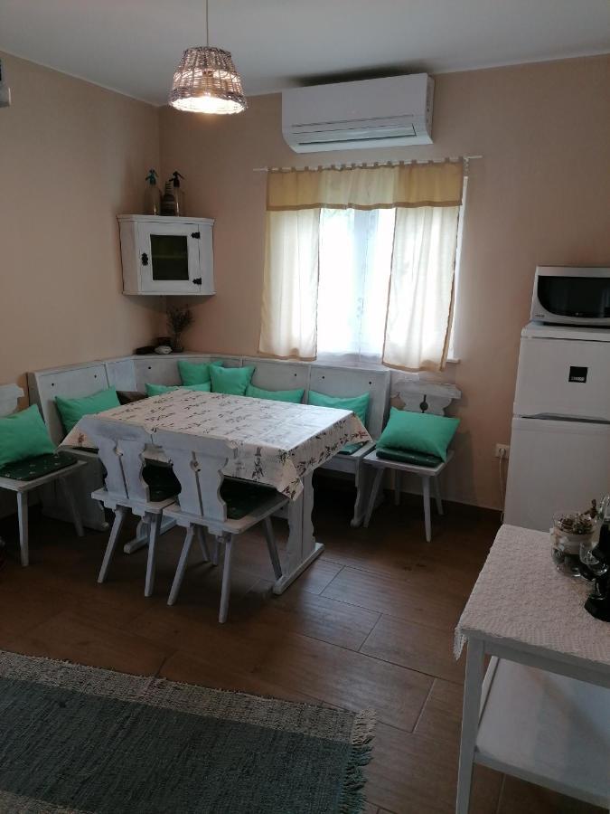 Menta Apartman Mezőkövesd Екстериор снимка